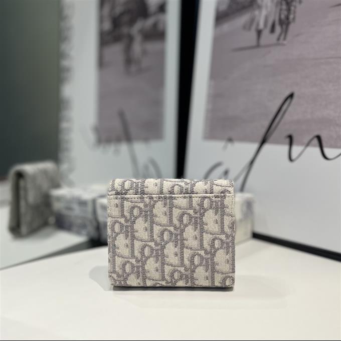 2025228Y 210P182142531